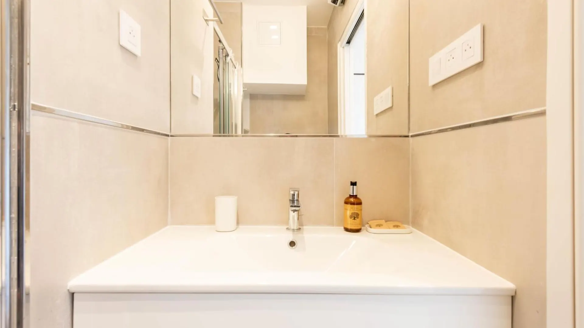 1-Br Apartment Quiet Area Near Cannes Center